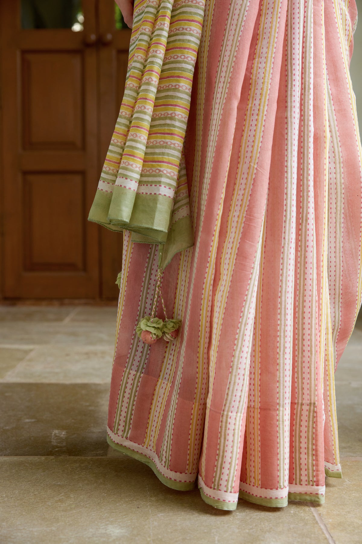 SUNSET LINES SAREE WITH UNSTITCHED BLOUSE