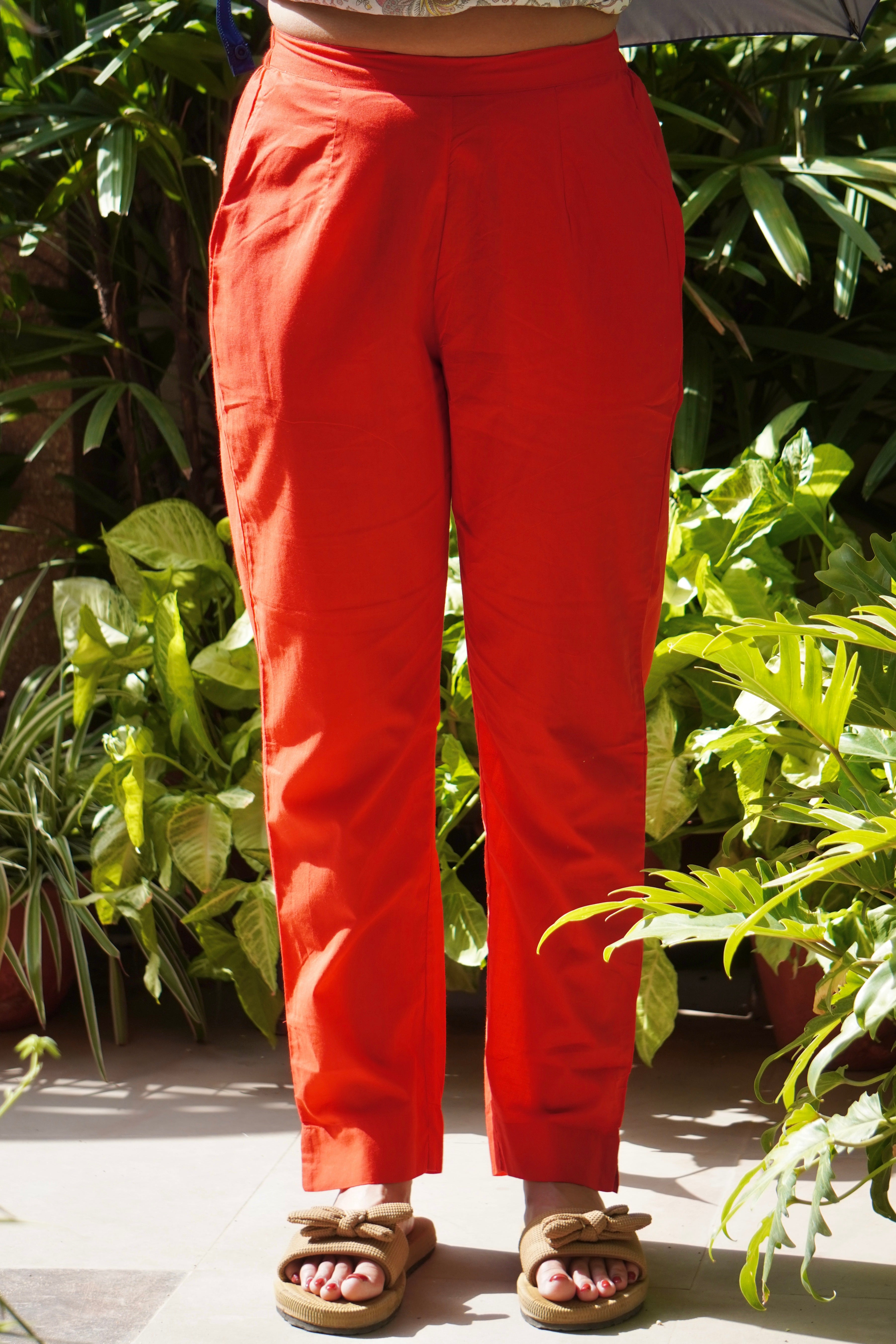 RED SIDE SLIT COTTON SLIM PANTS