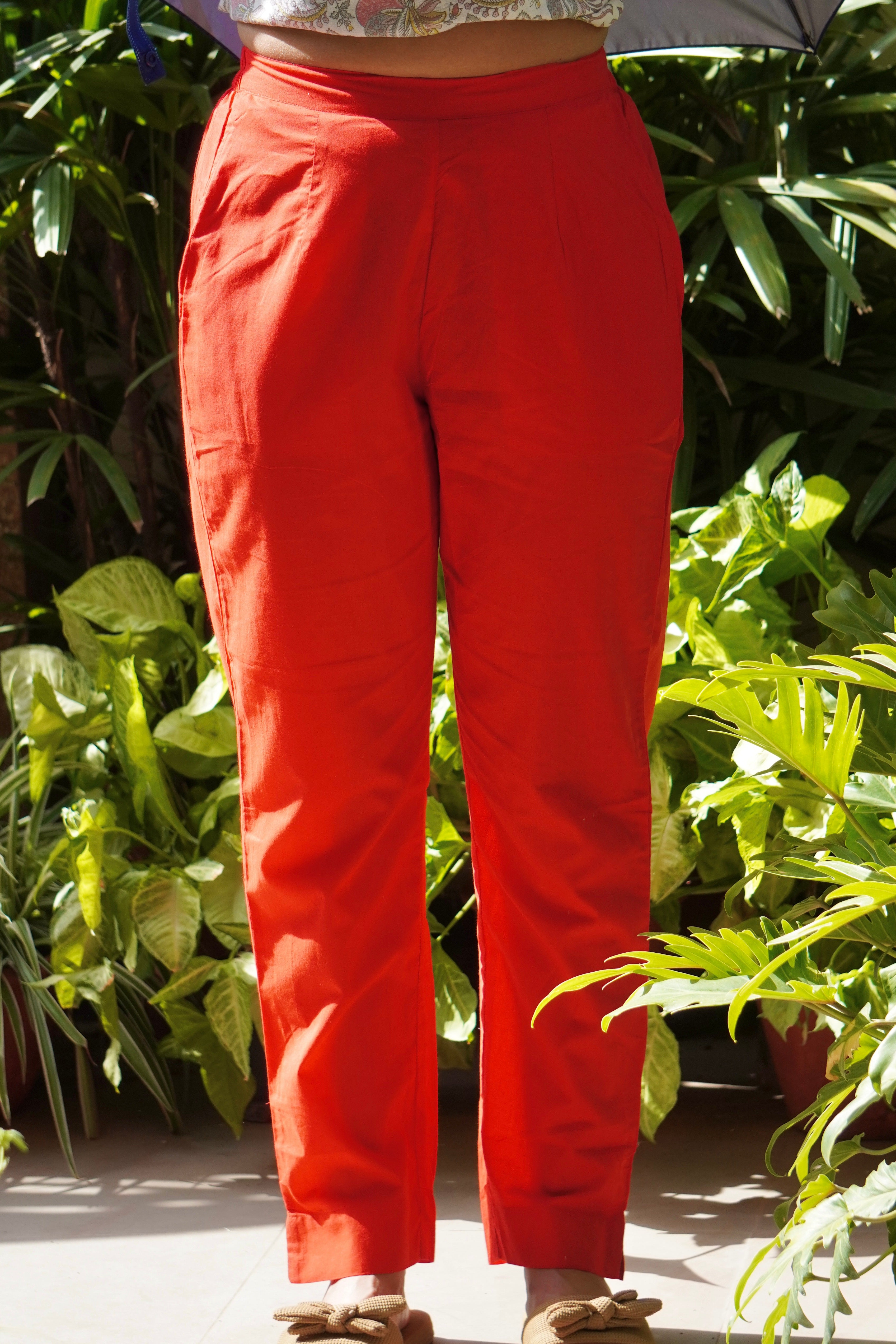 RED SIDE SLIT COTTON SLIM PANTS
