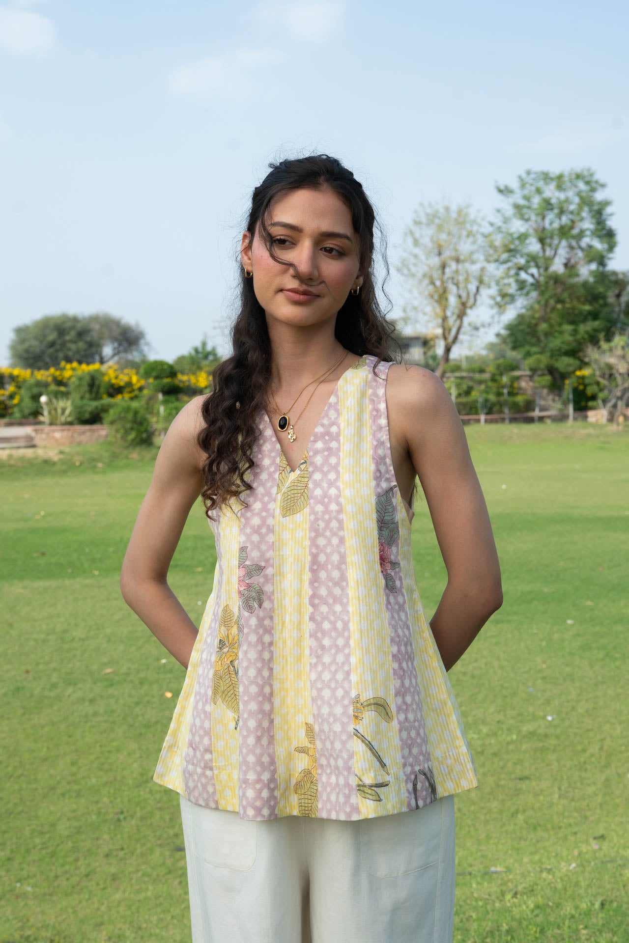 BLOSSOM FIELD TOP