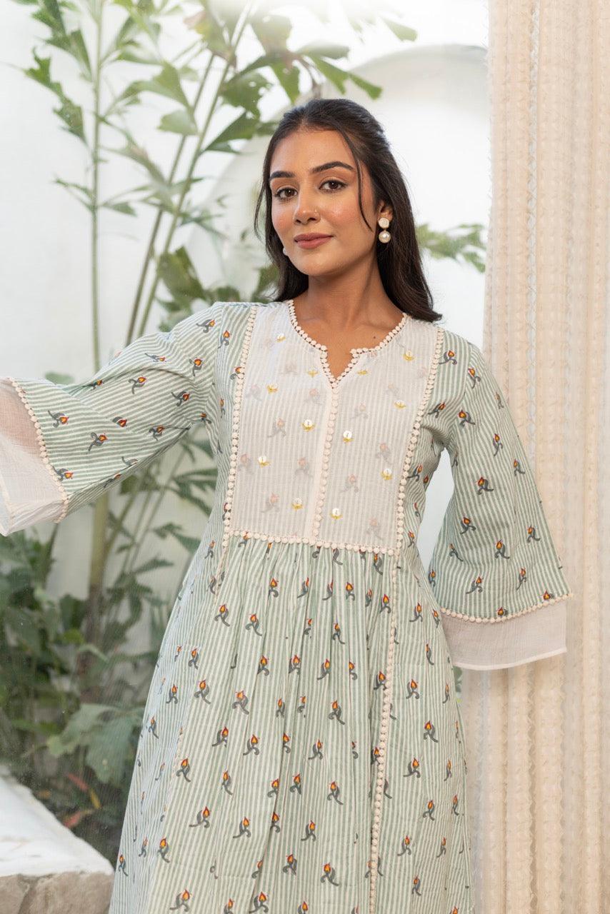 EMERALD LINEAR PRINTED KURTA SET