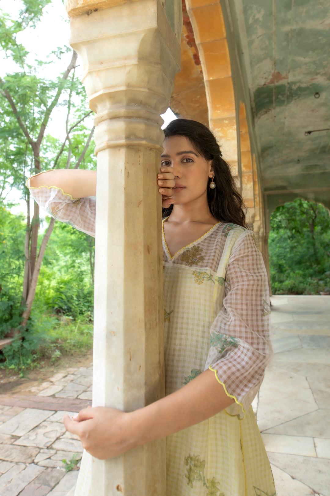 MAYE DORIYA KURTA
