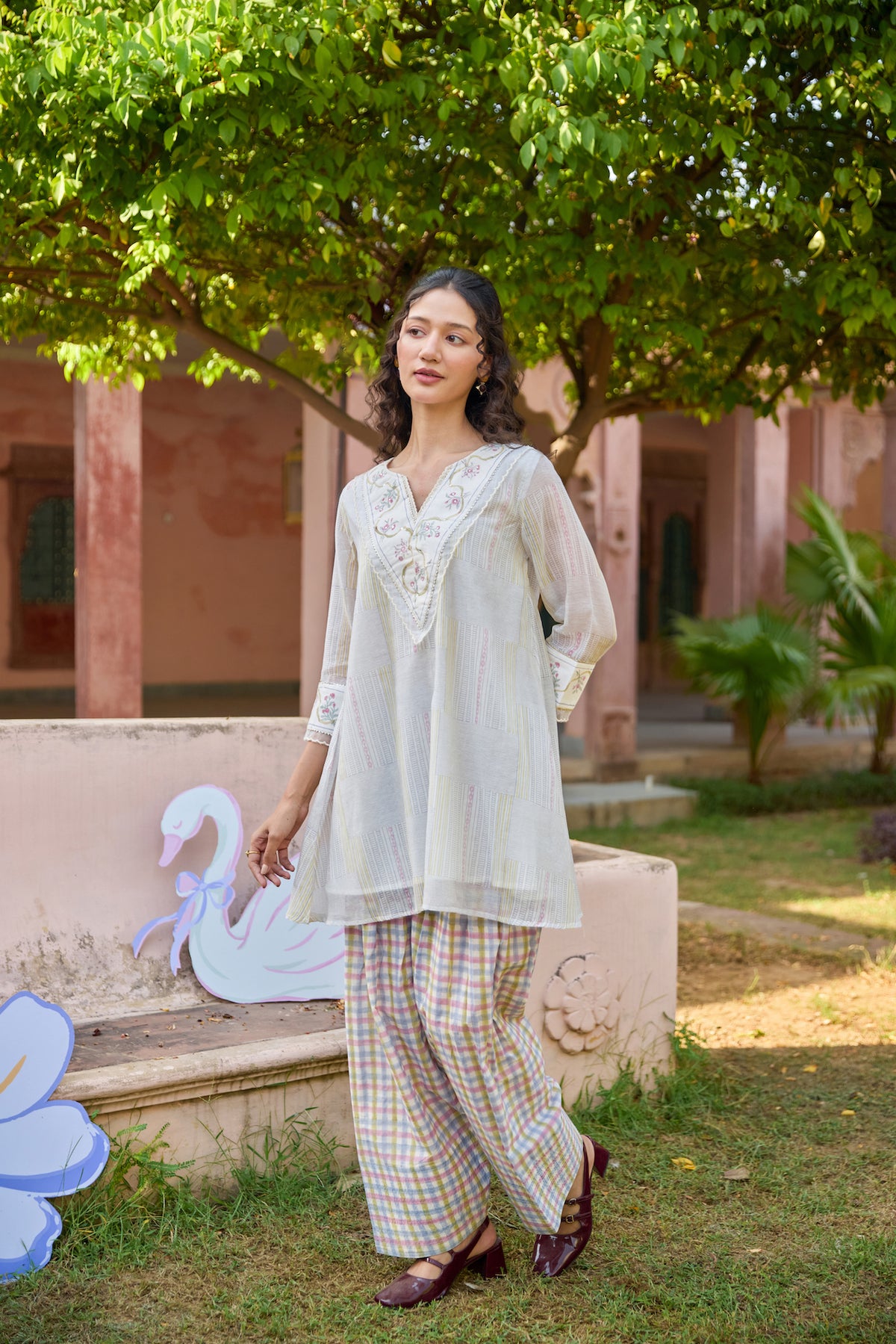 MAISIE KURTA