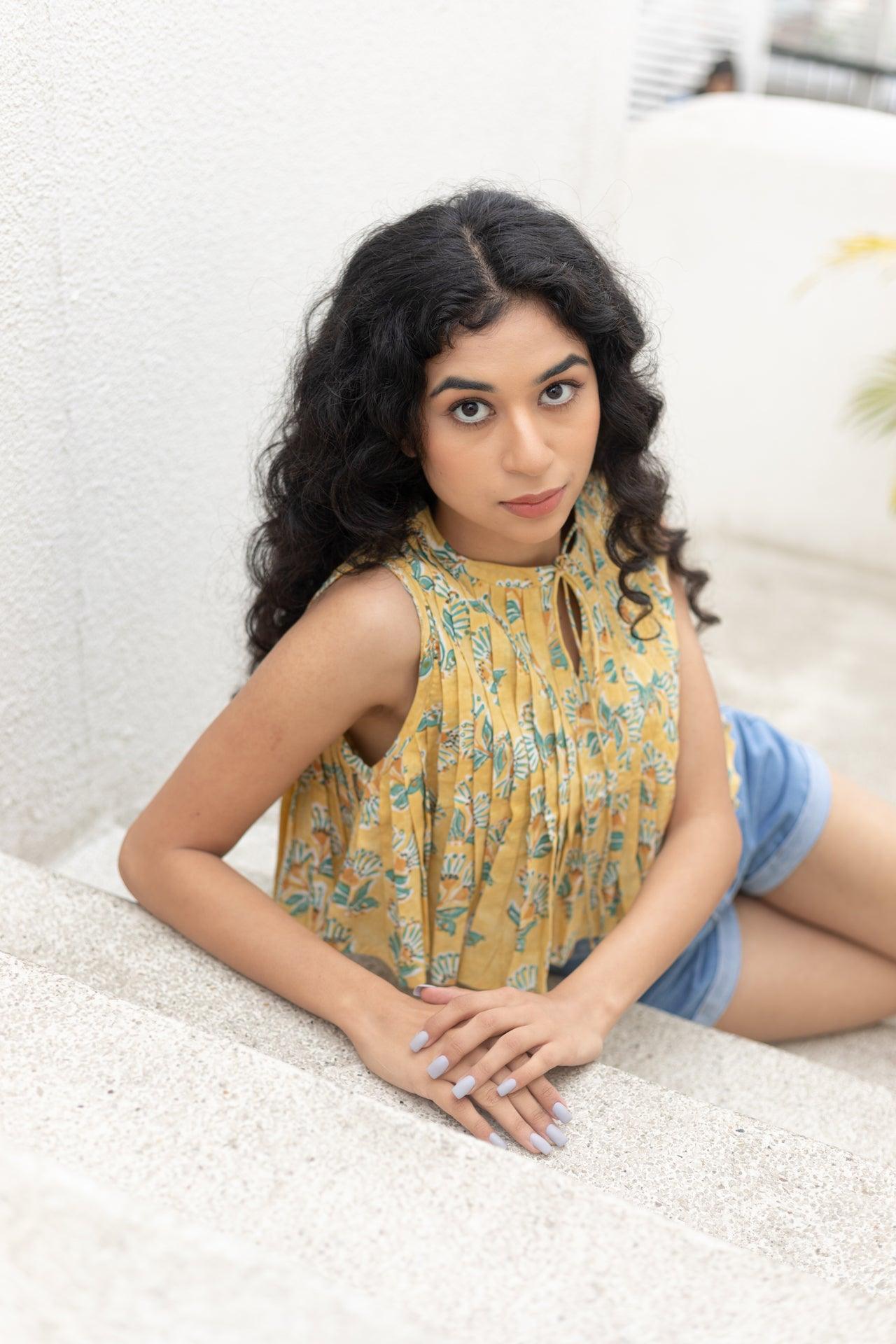 TAN ON COTTON SHORT TOP