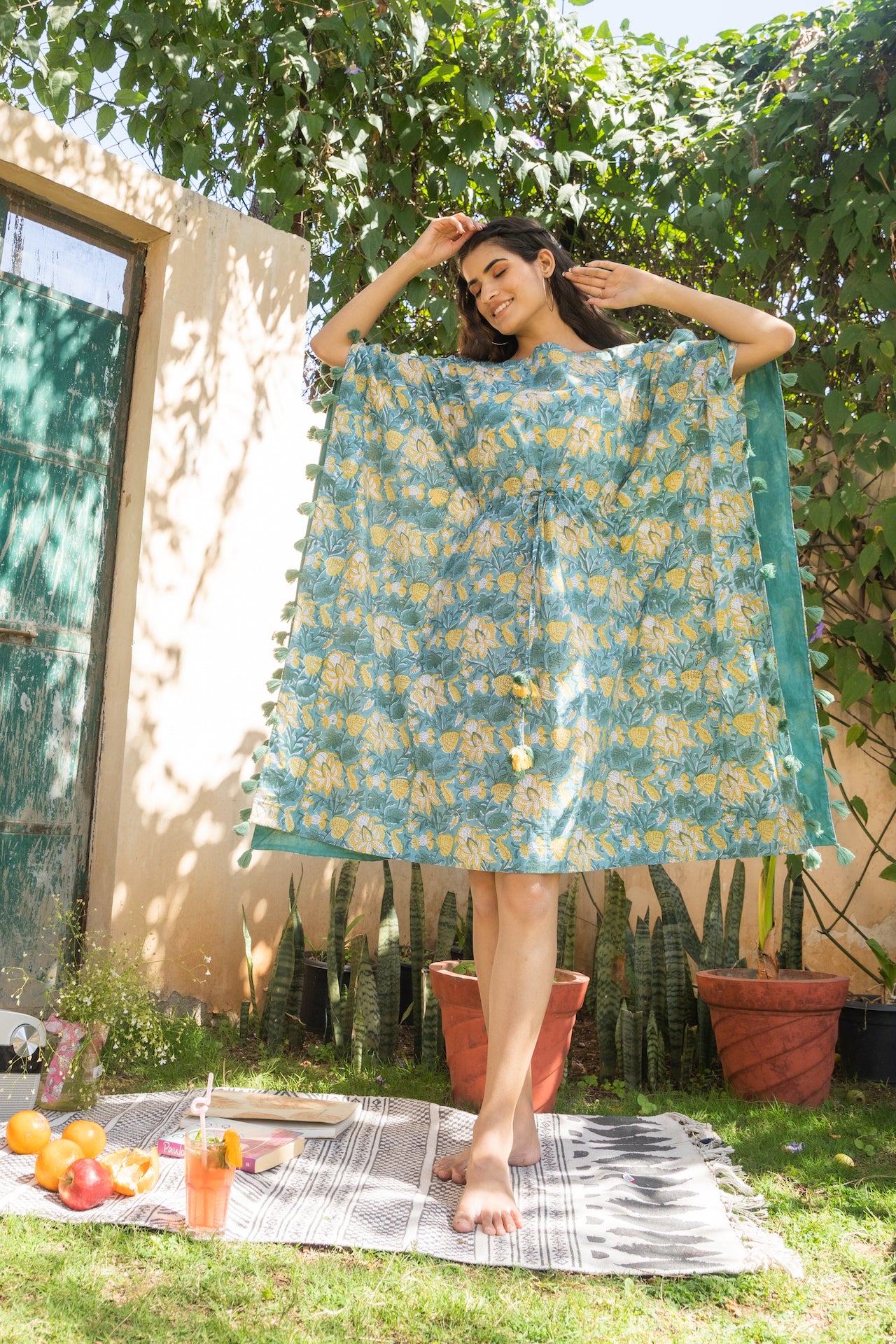 HINT OF SAGE SHORT COTTON KAFTAN WITH TASSELS