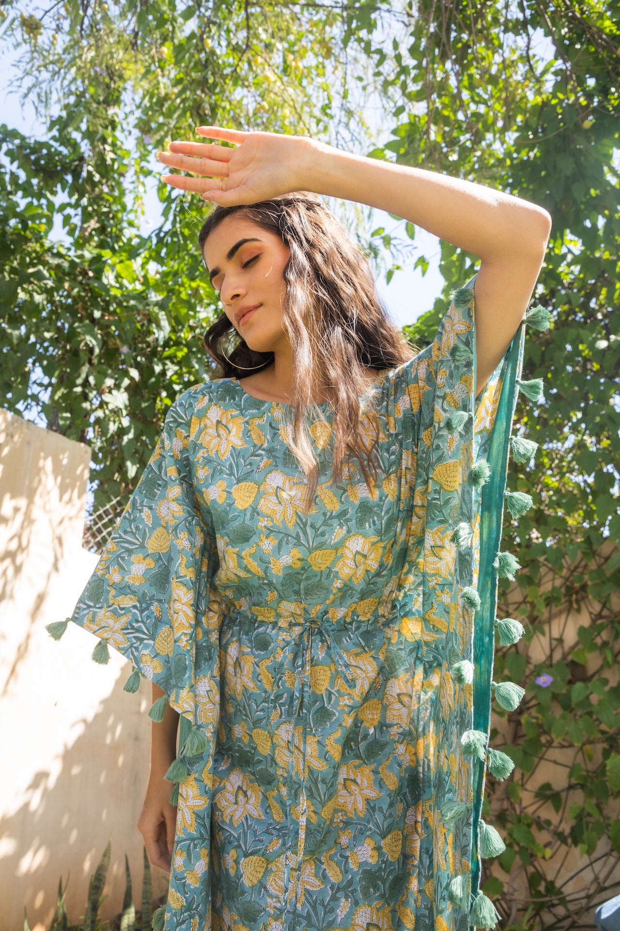 HINT OF SAGE SHORT COTTON KAFTAN WITH TASSELS