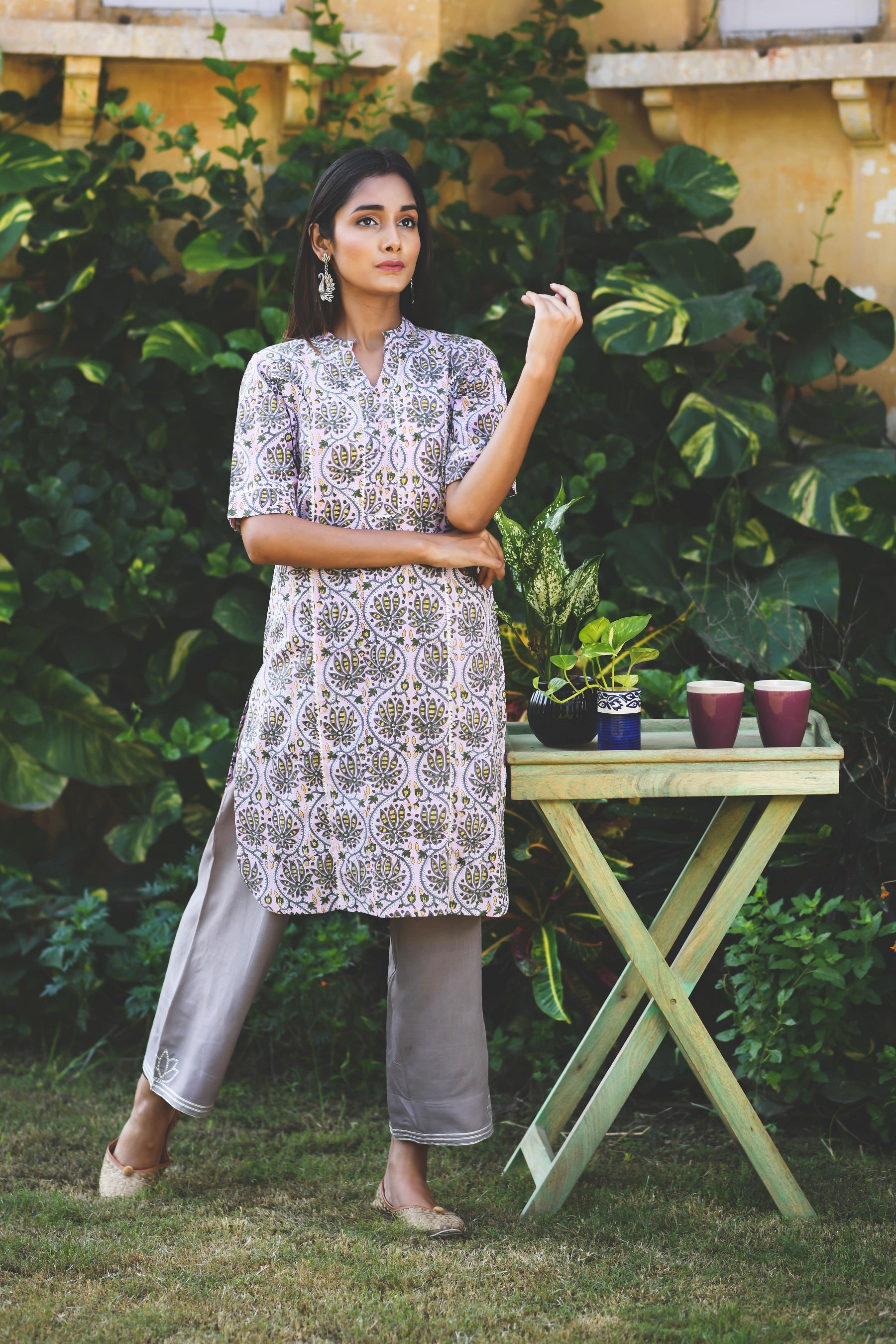 AVNI GOTA LACE KURTI SET