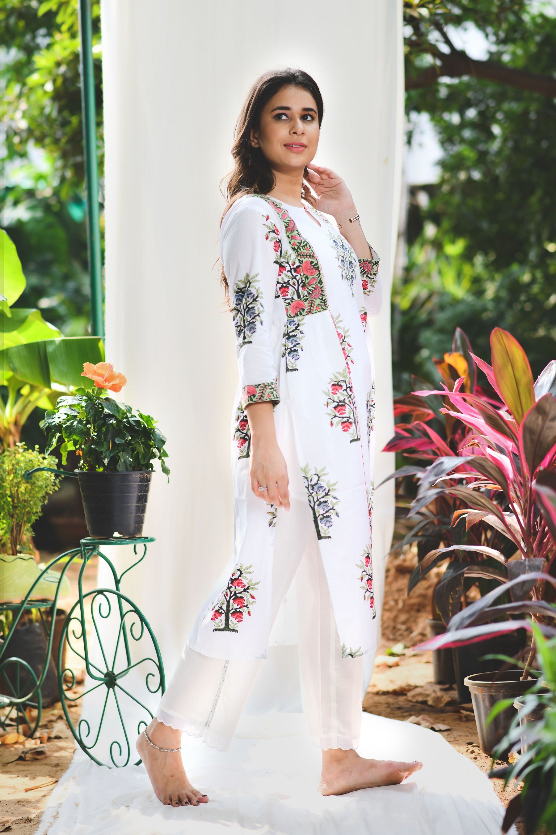 ANAAR BOOTA KURTA SET