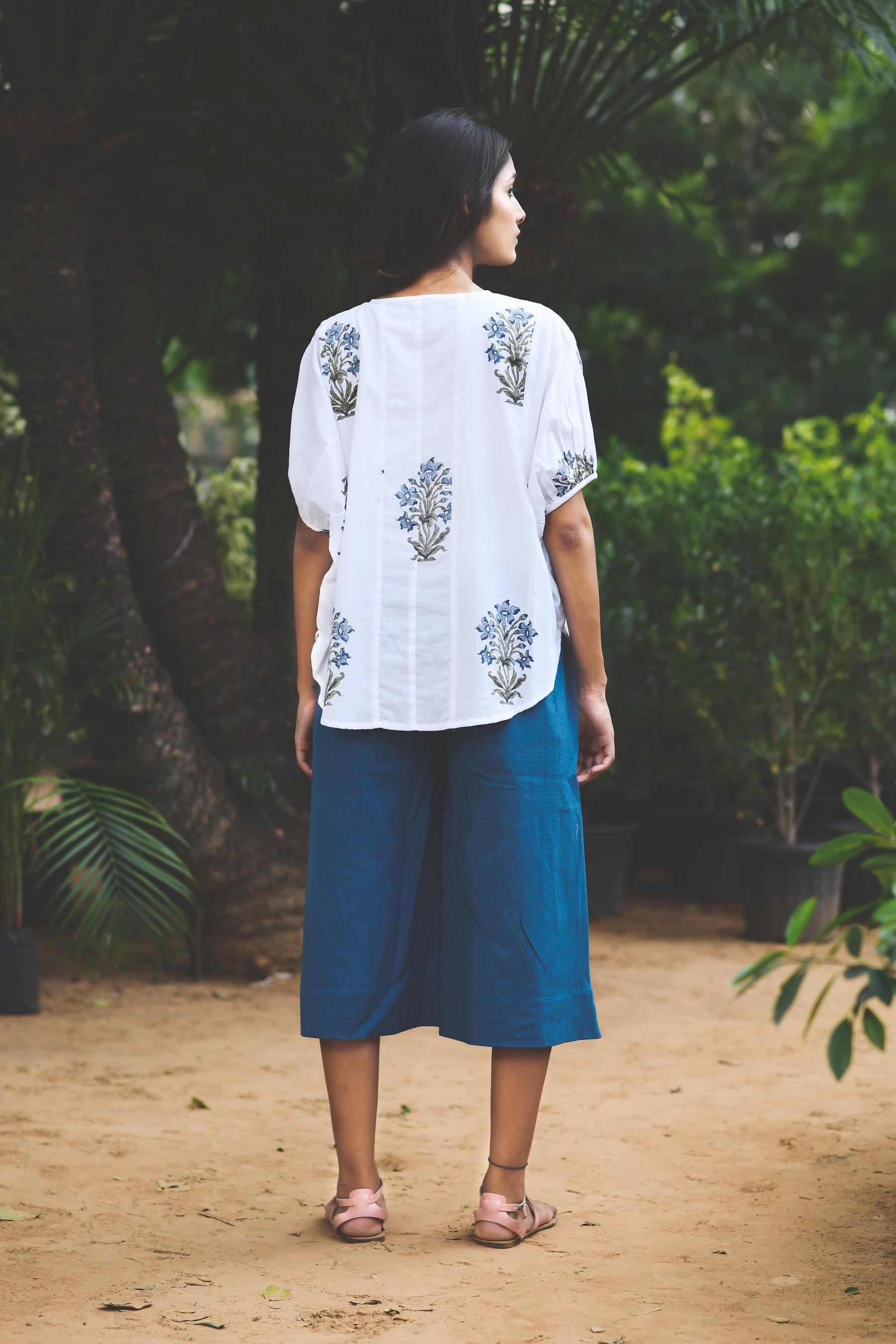 VIVID WHITE FLORAL COTTON TOP
