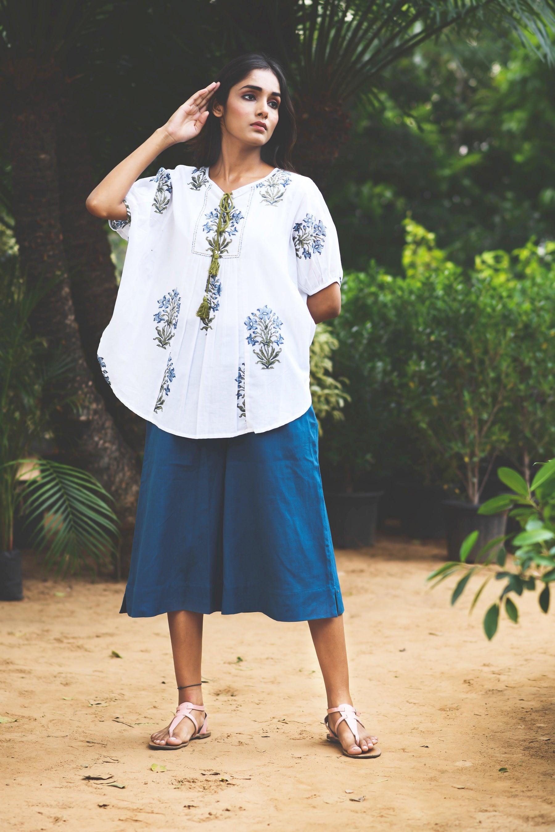 VIVID WHITE FLORAL COTTON TOP