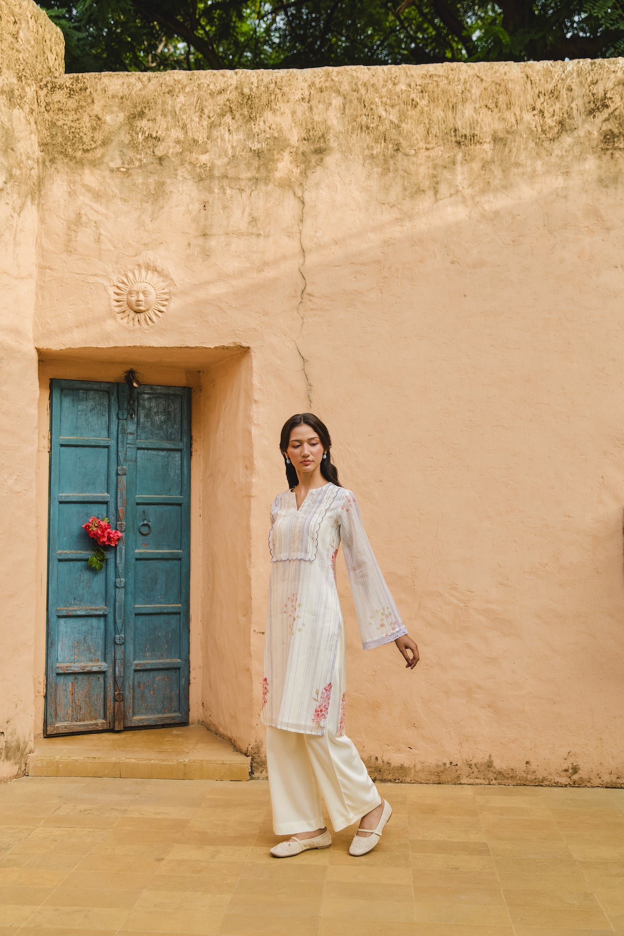 MOON FACE KURTA SET