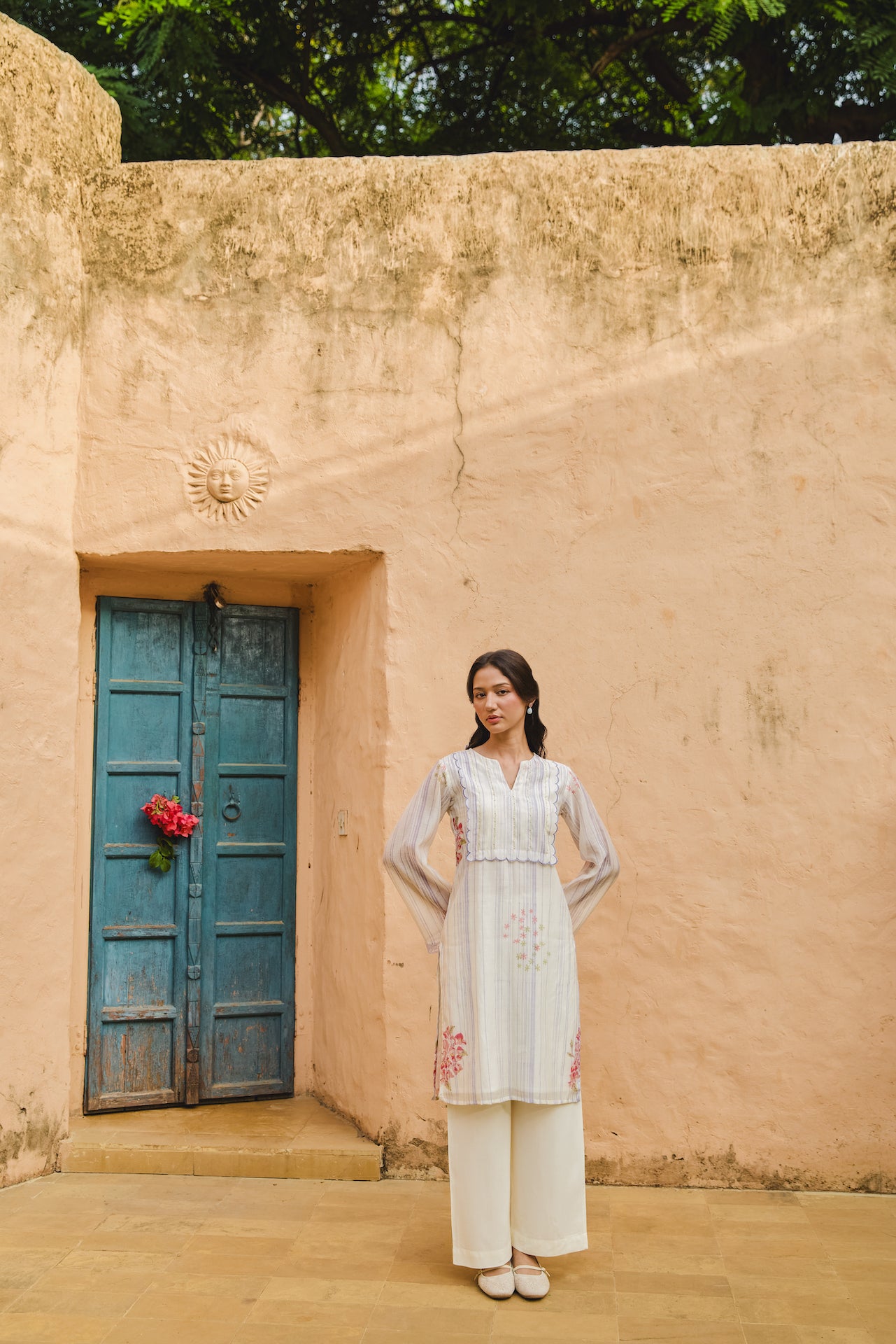 MOON FACE KURTA SET