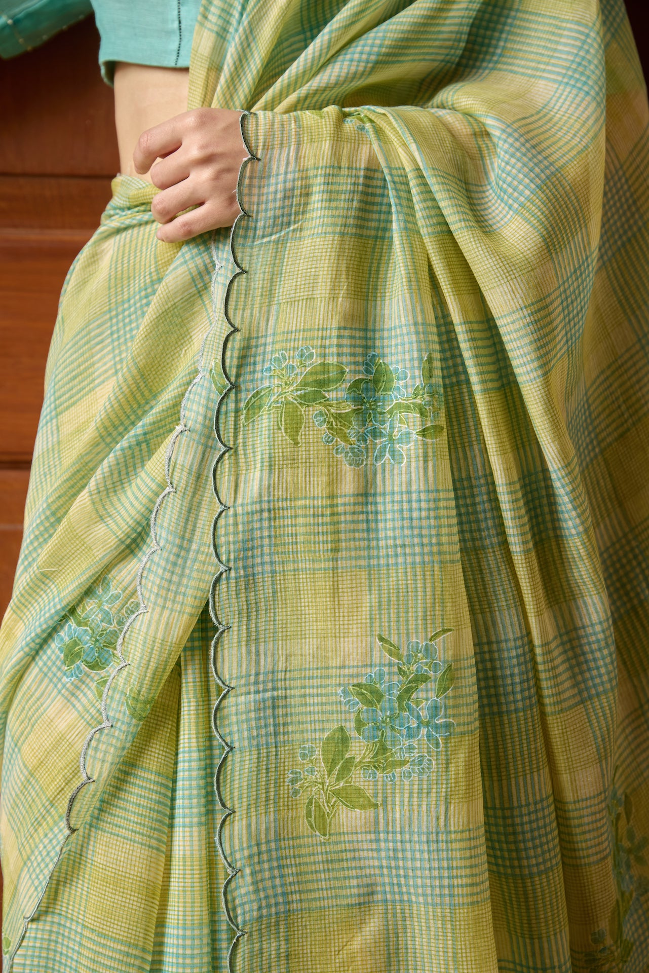 NERINE SKY SAREE WITH UNSTITCHED BLOUSE