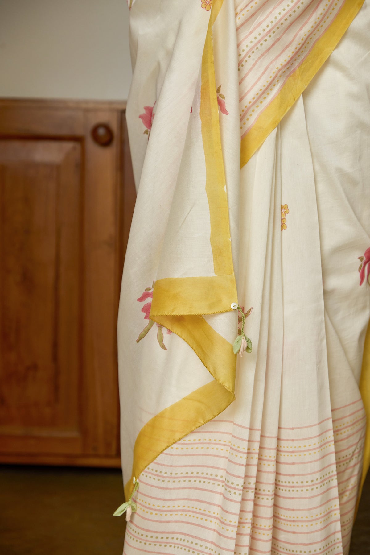 THE FLORAL FLING SAREE WITH UNSTITCHED BLOUSE