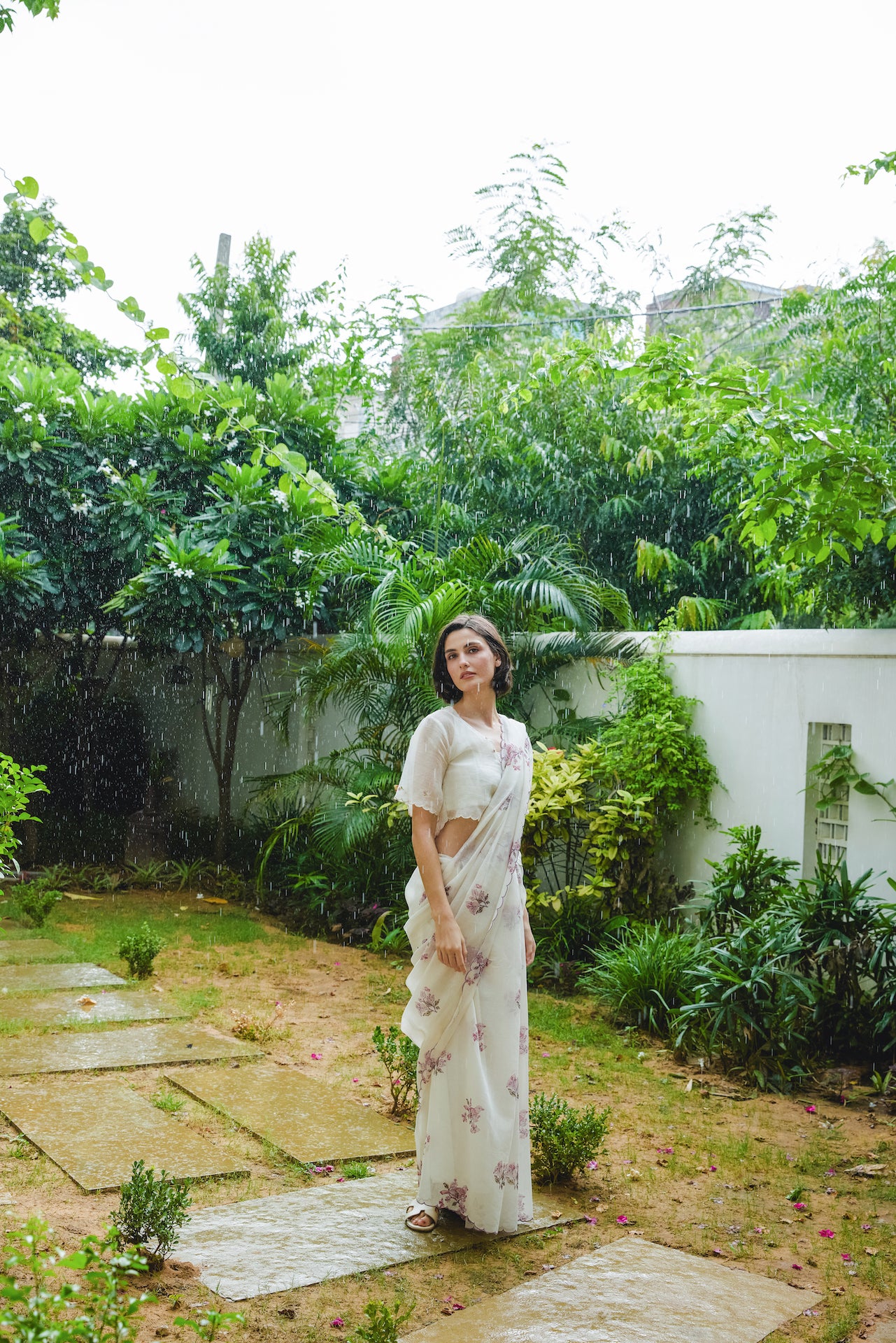 THE WINTER DOVE SAREE WITH UNSTITCHED BLOUSE