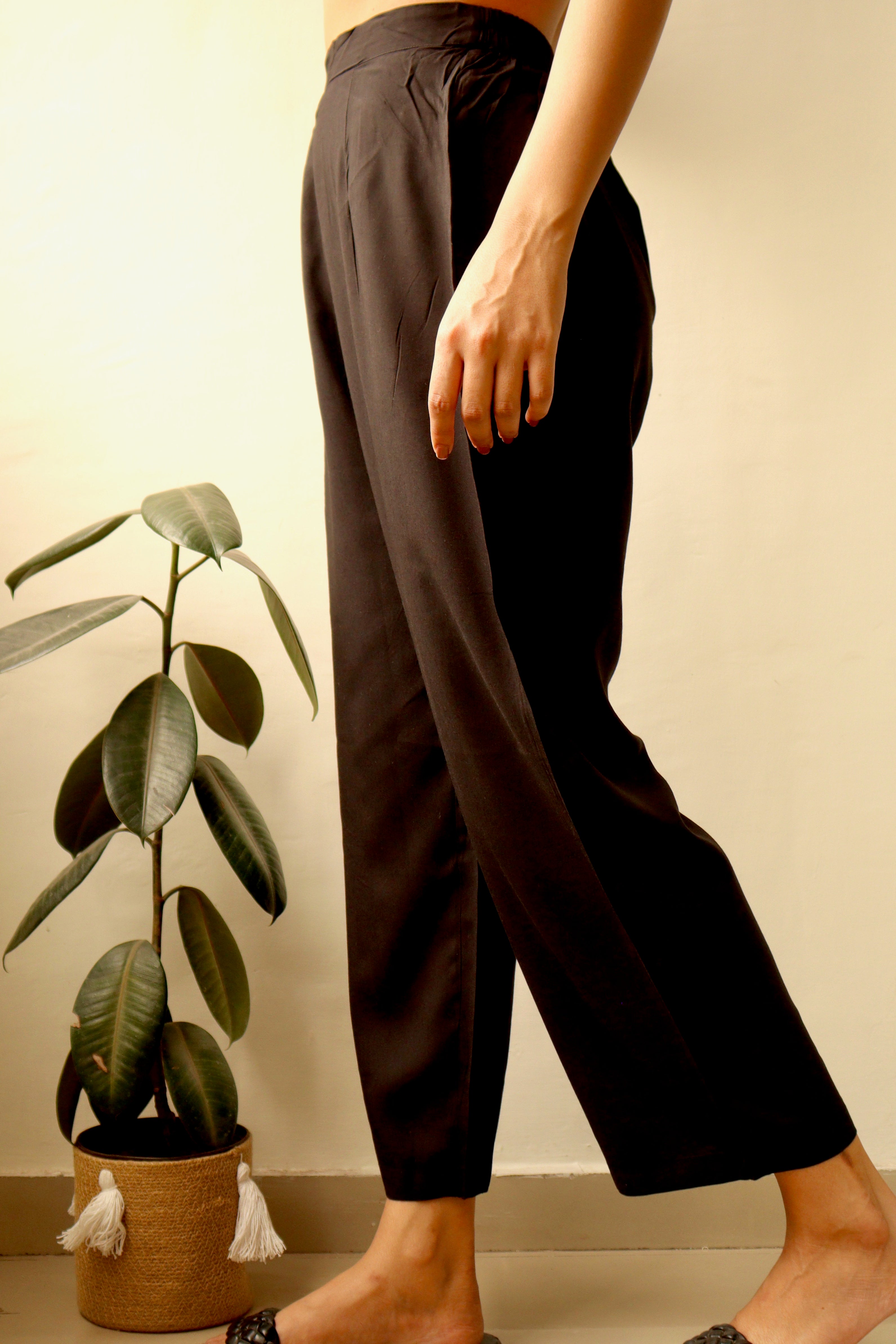 BLACK SIDE SLIT COTTON SLIM FIT PANTS