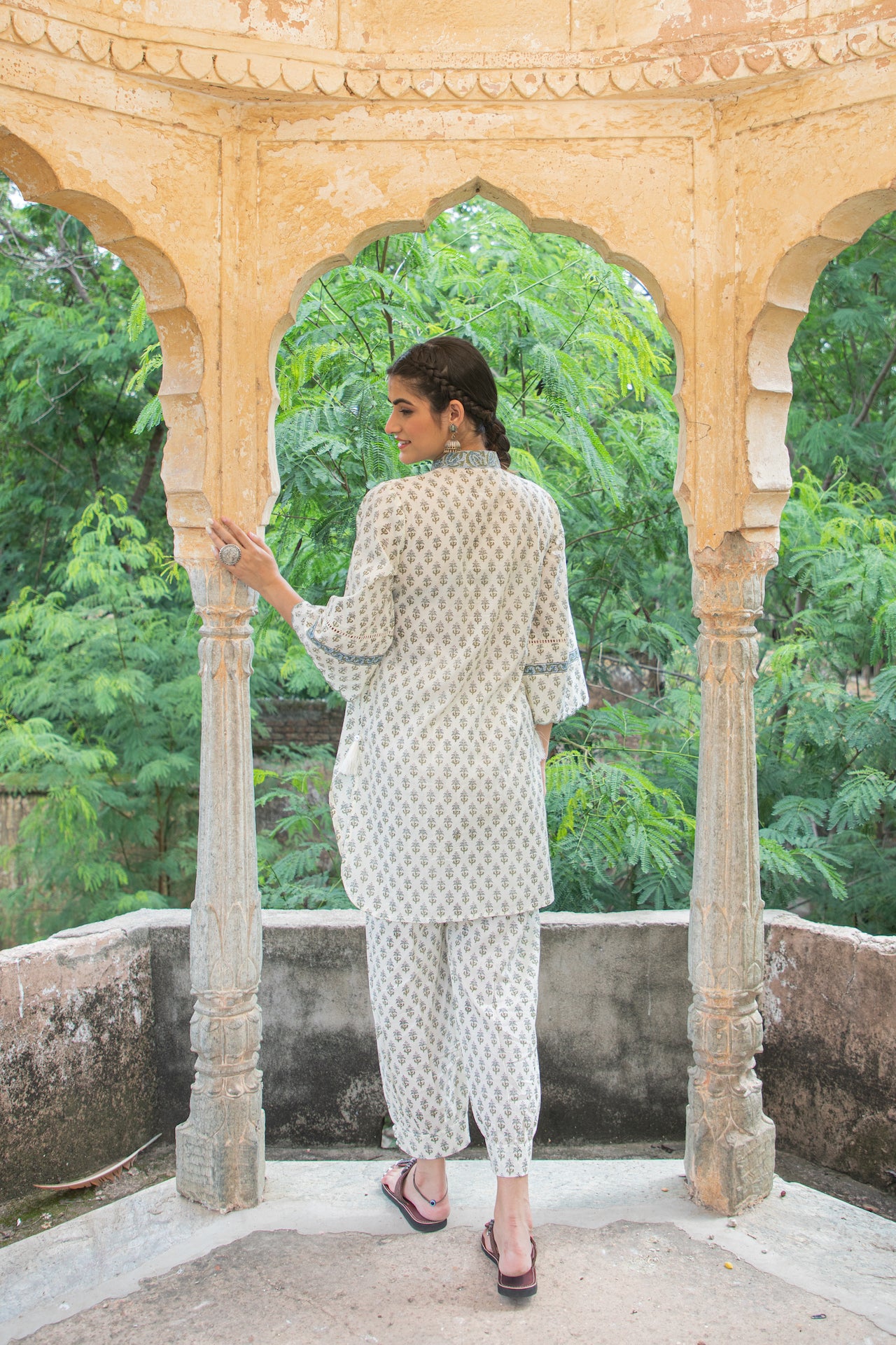 AAINA KURTA SET