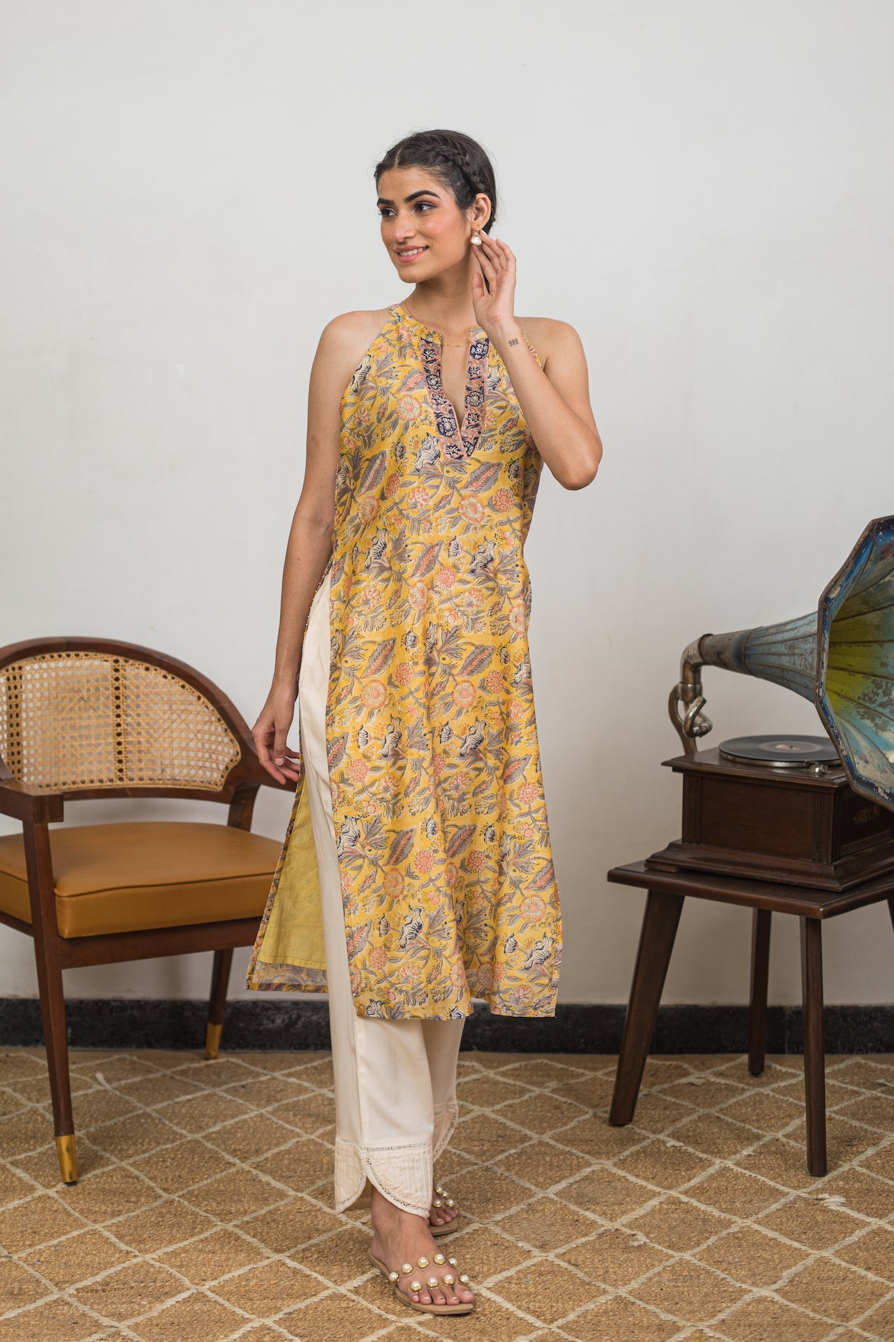 DHOOP KURTA