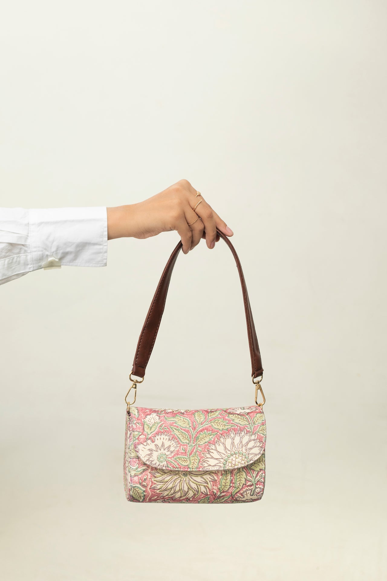 GARNET SHOULDER BAG