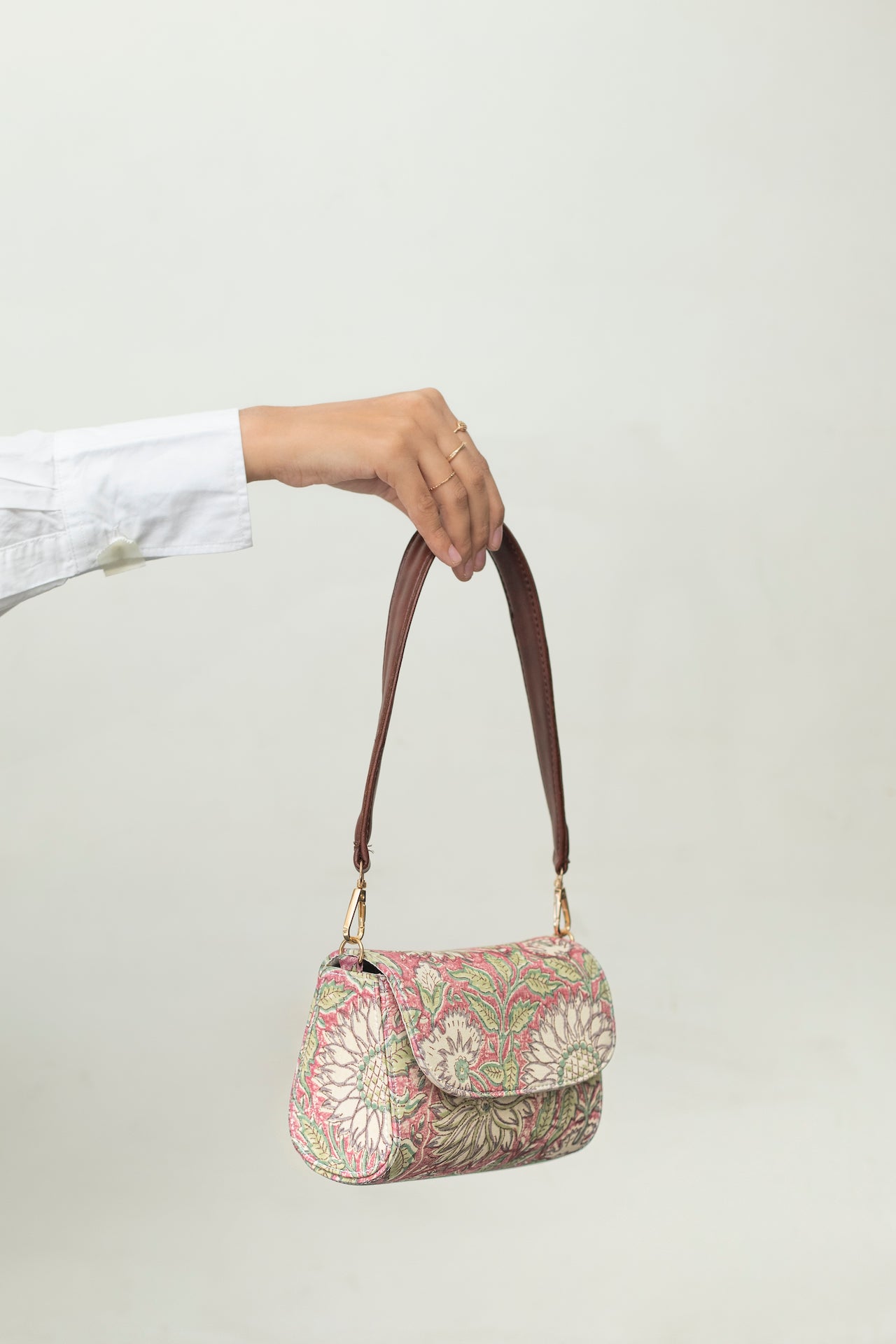 GARNET SHOULDER BAG