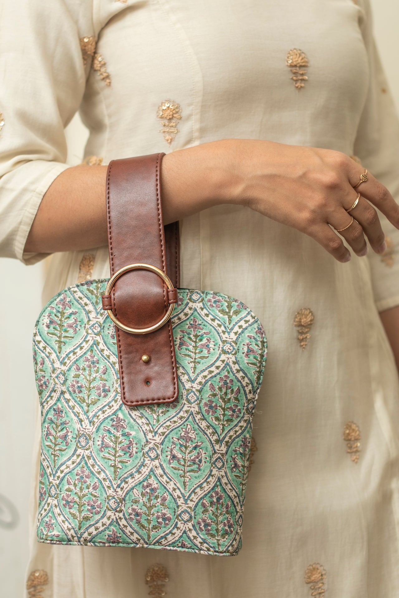 TEAL PRINTED WRIST BAG