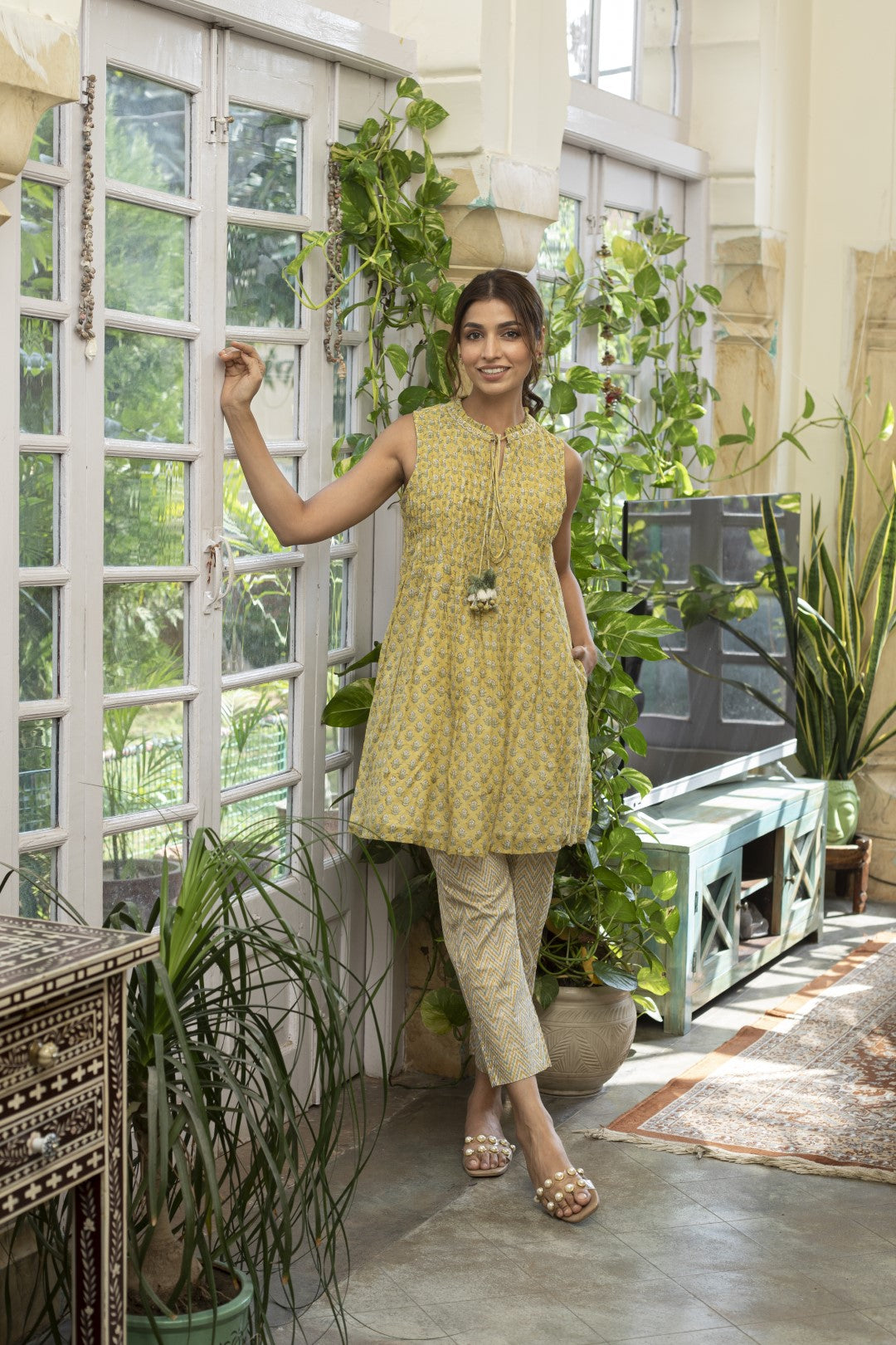 MINIMAL CHANDHERI KURTA SET