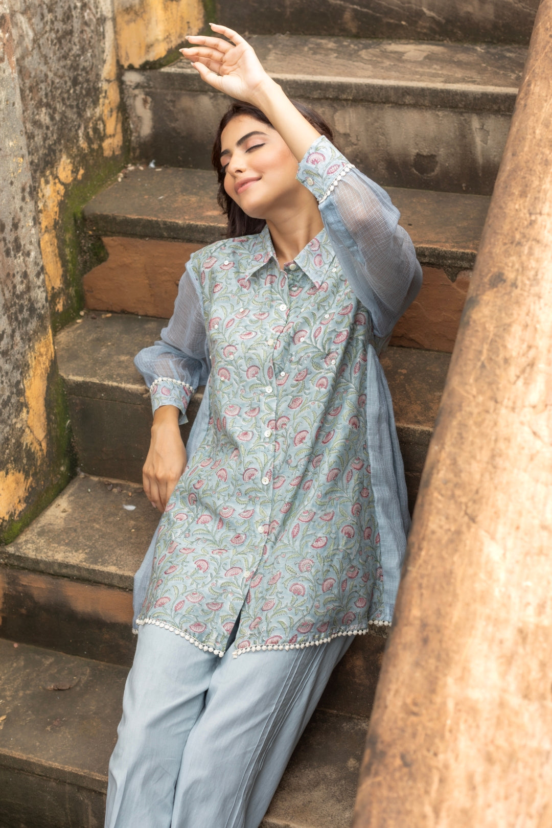 GLOOMY FLORAL TOP