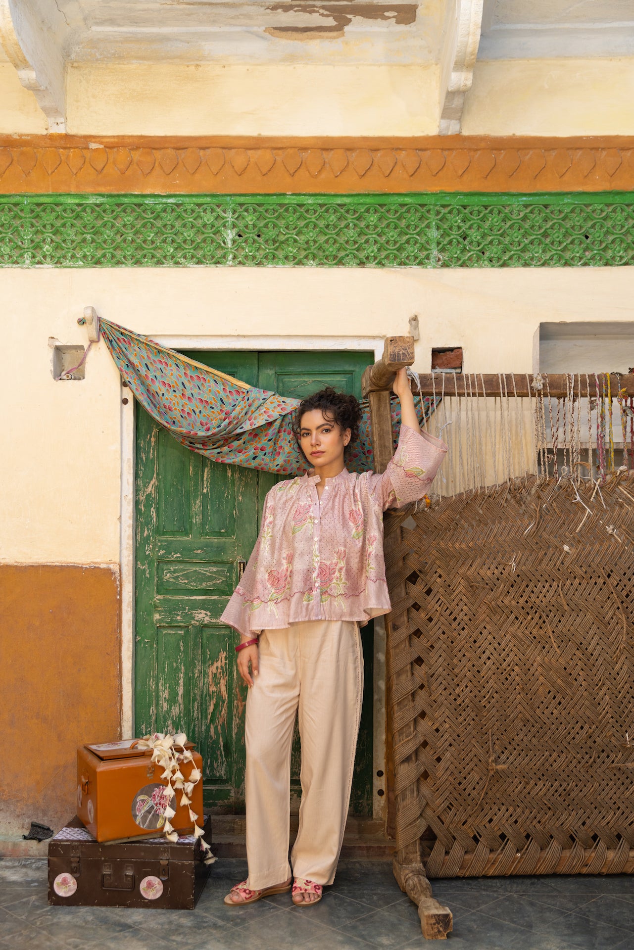 TESS CHANDERI TOP