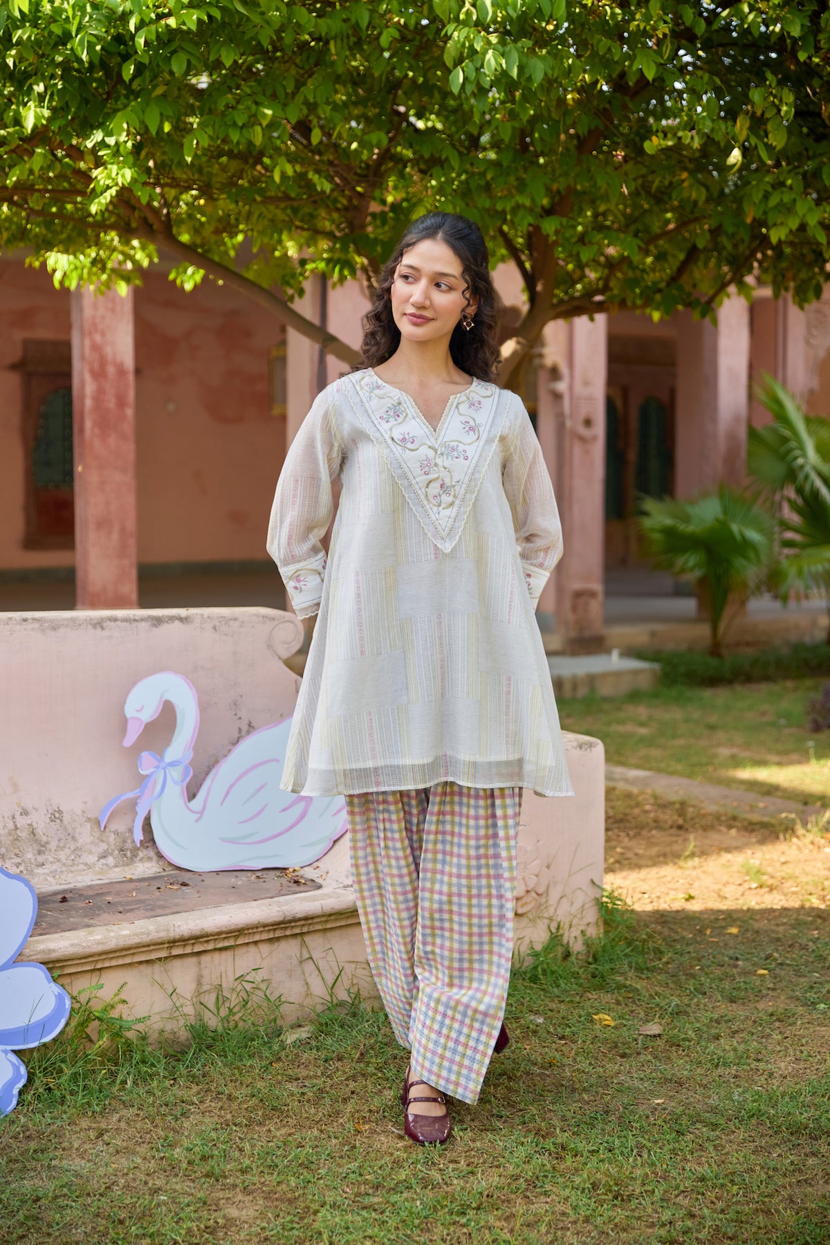 MAISIE KURTA