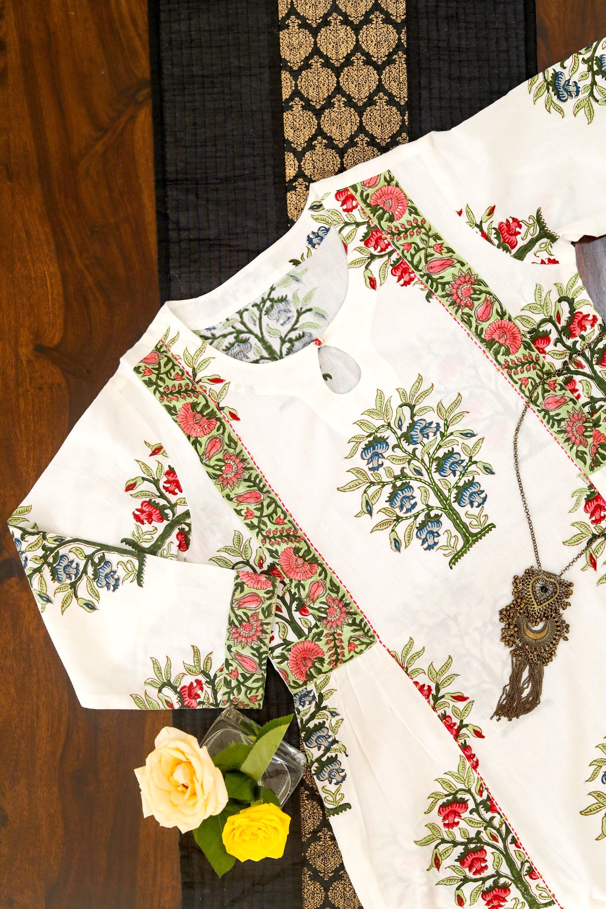 ANAAR BOOTA KURTA SET