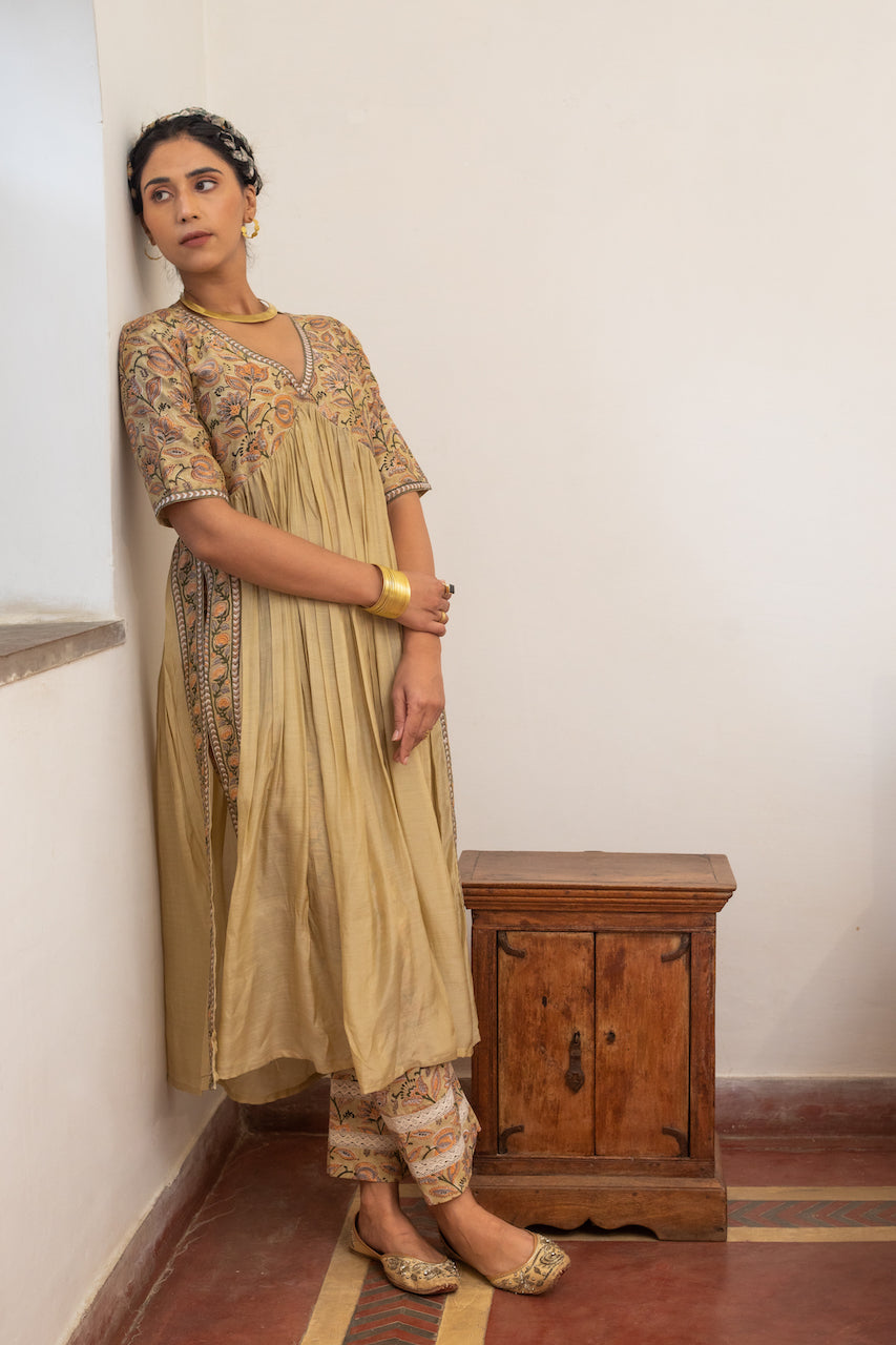 NIYATI KURTA