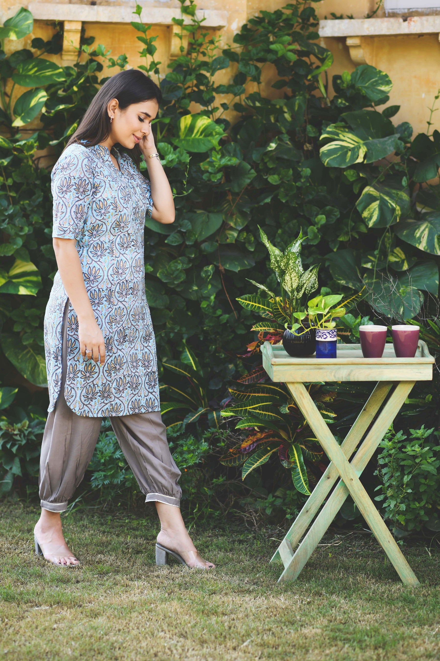 AVNI GOTA LACE KURTI