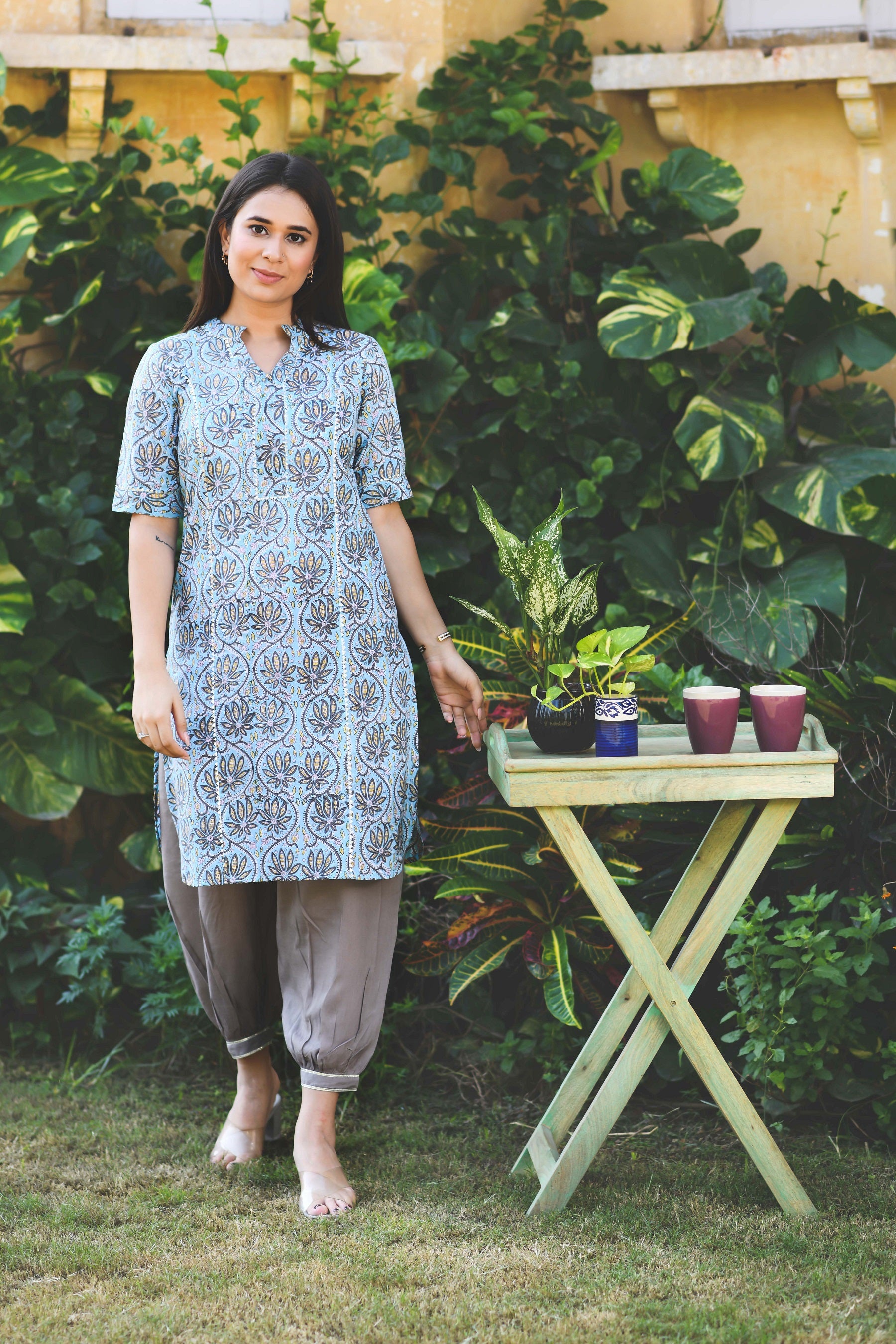 AVNI GOTA LACE KURTI