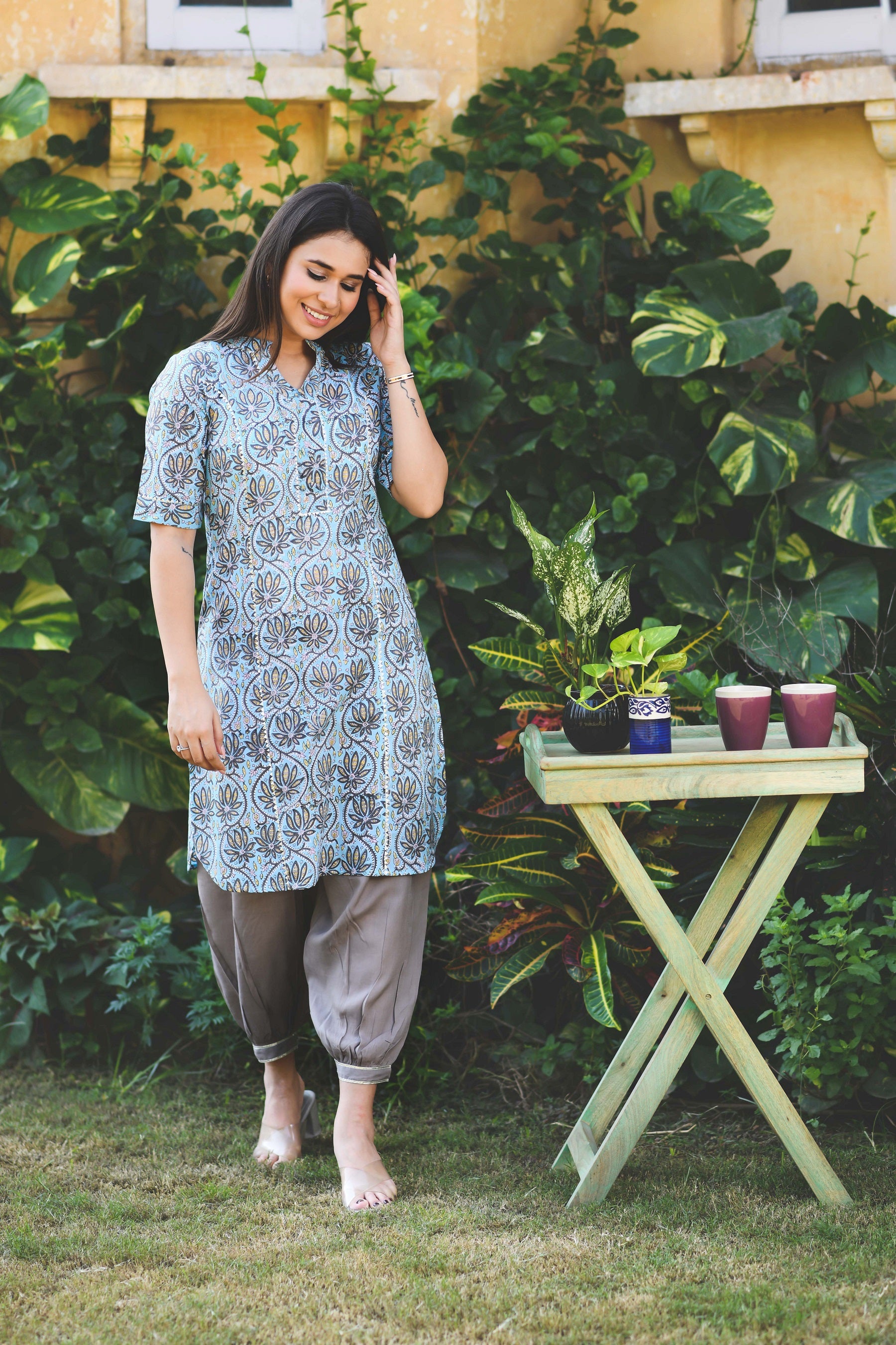 AVNI GOTA LACE KURTI