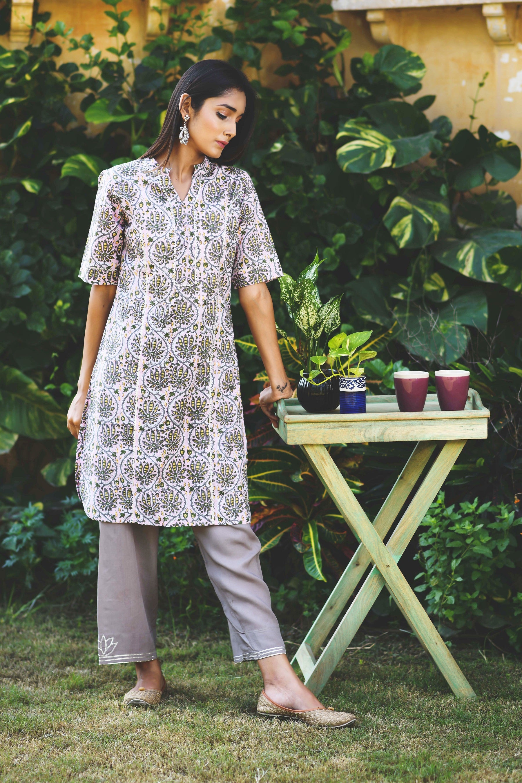 AVNI GOTA LACE KURTI SET