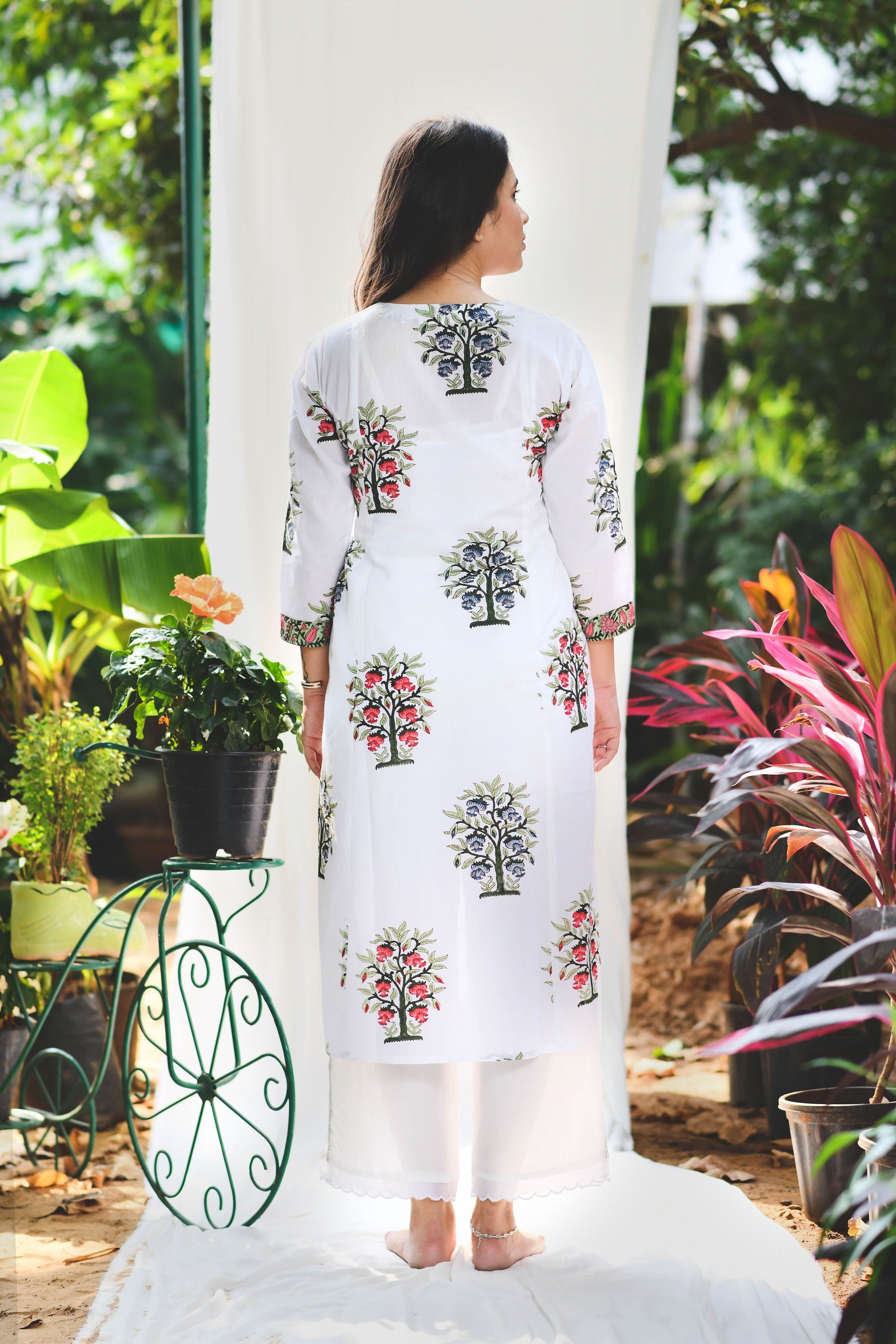 ANAAR BOOTA KURTA SET